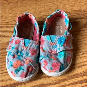 Floral Toms